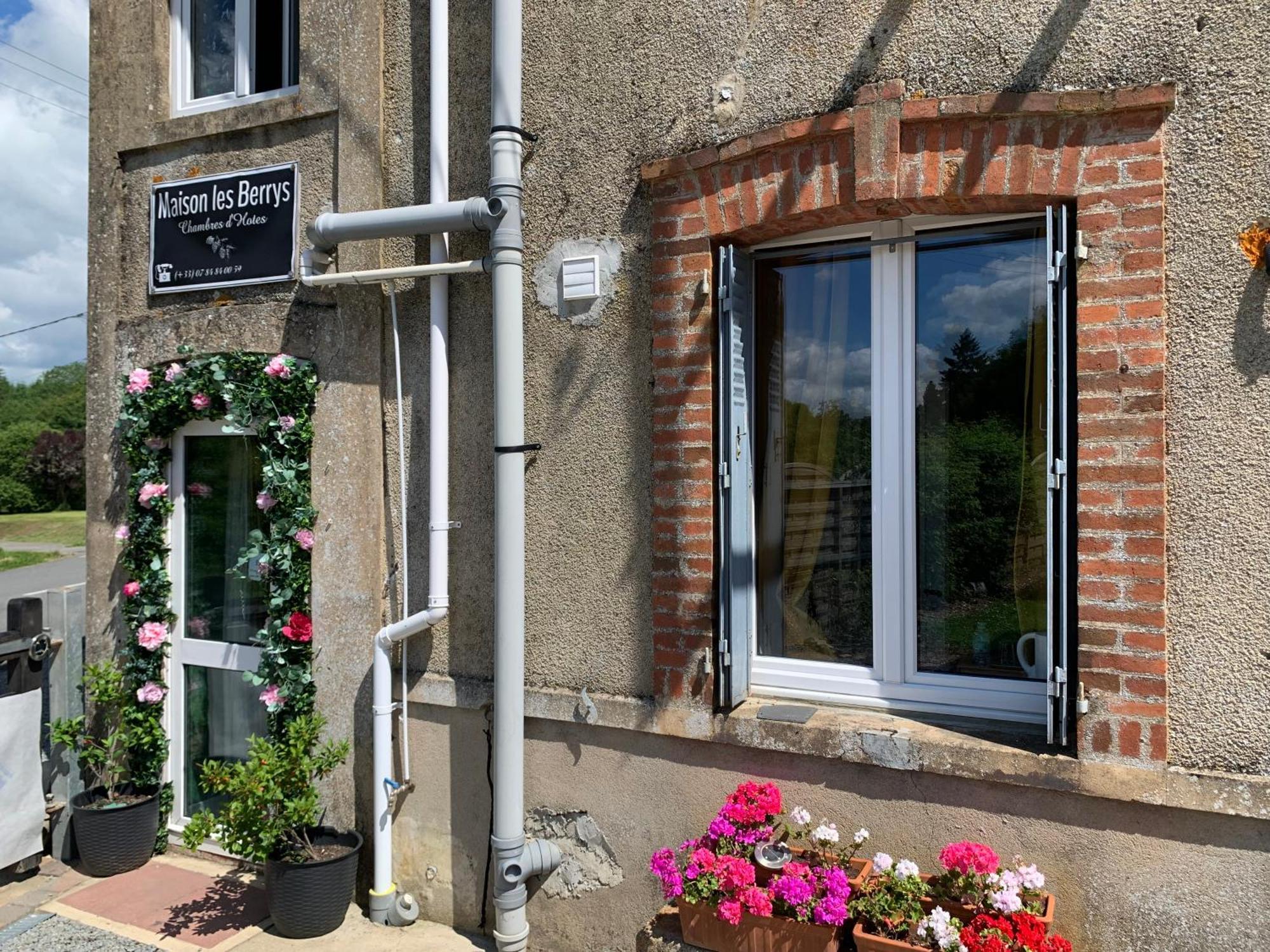 Maison Les Berrys Bourganeuf Buitenkant foto